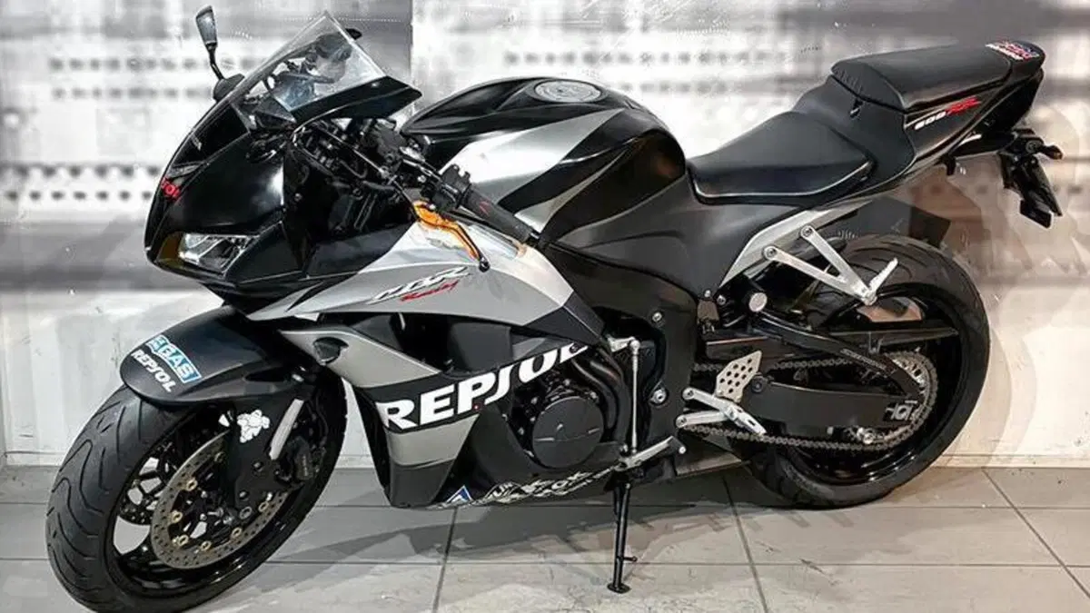 Honda CBR 600 RR (2007 - 08)  (7)
