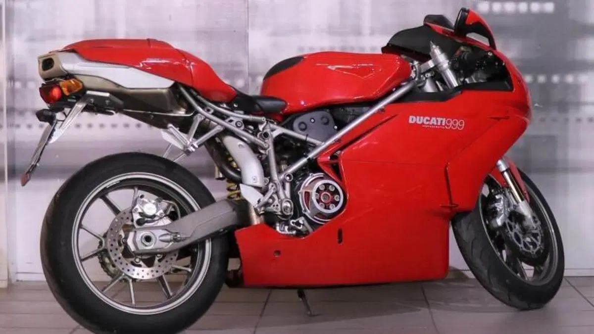 Ducati 999 (2002 - 04)  (8)