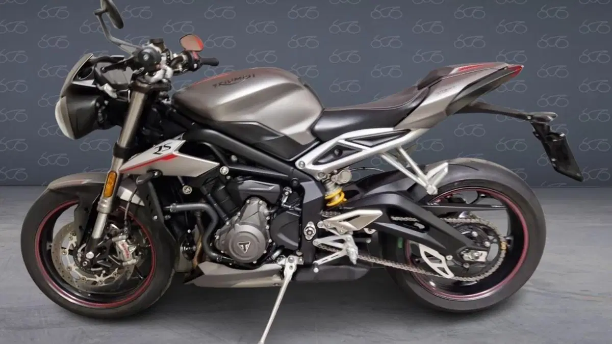 Triumph Street Triple RS (2017 - 19)  (3)