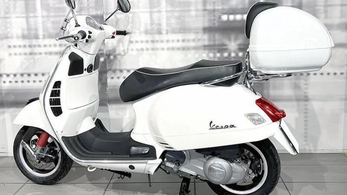 Vespa GTS 300 (2010 - 14)  (2)