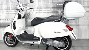 Vespa GTS 300 (2010 - 14)  (2)