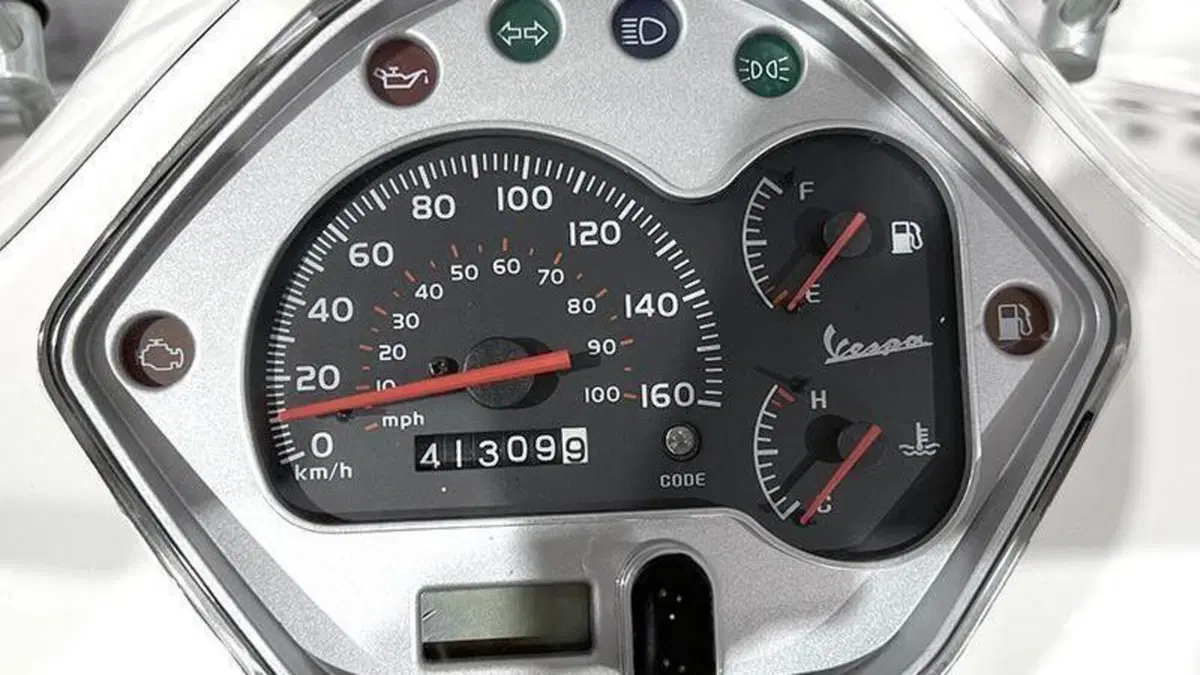 Vespa GTS 300 (2010 - 14)  (3)