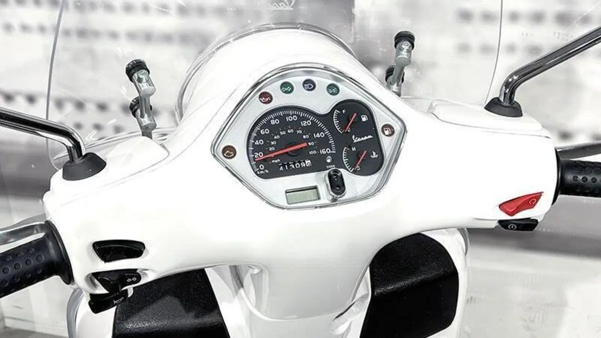 Vespa GTS 300 (2010 - 14)  (6)