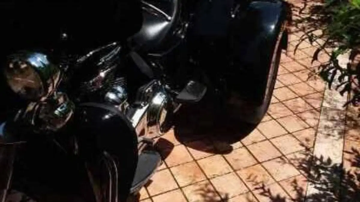 Harley-Davidson 107 Tri Glide Ultra (2017 - 18) - FLHTCUTG  (6)
