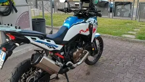 Honda Africa Twin CRF 1100L ES (2024 - 26) 