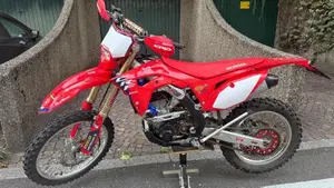 Honda CRF 250R (2018)  (2)