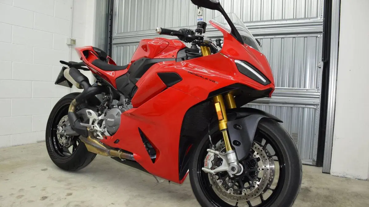 Ducati Panigale V2 S (2025 - 26)  (2)