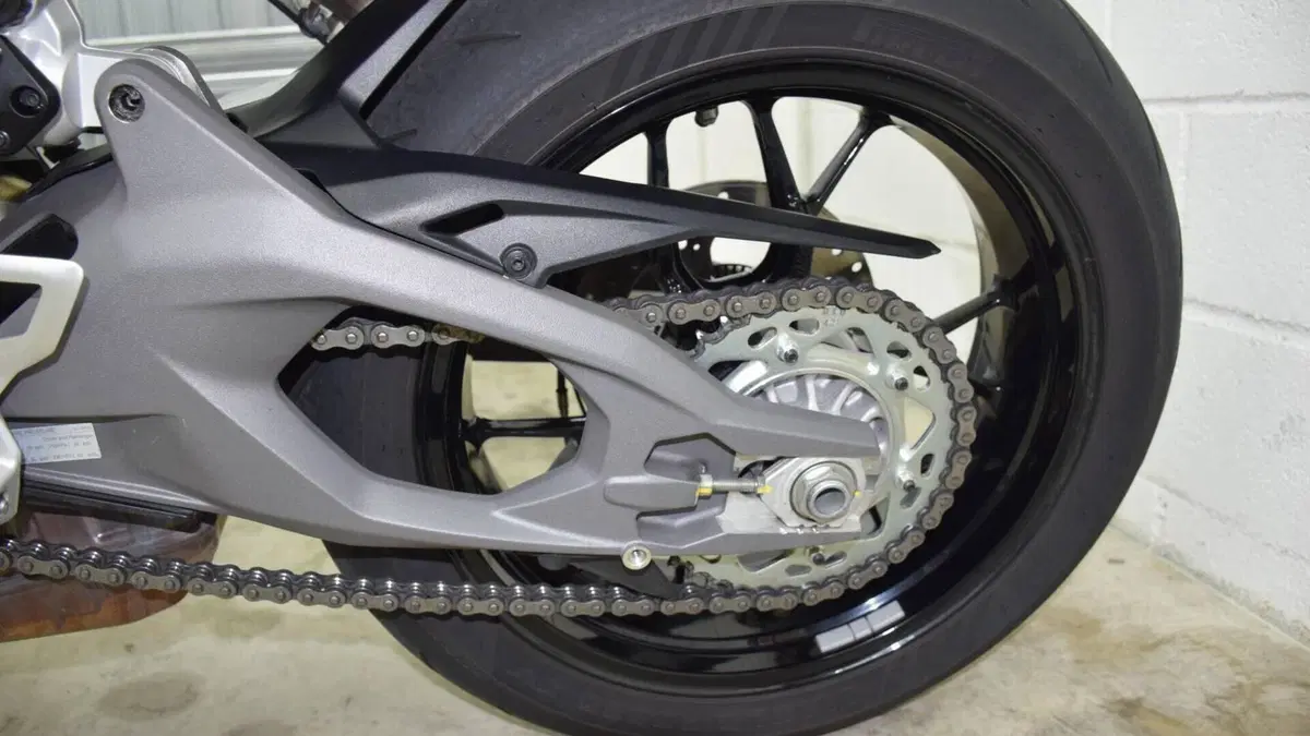Ducati Panigale V2 S (2025 - 26)  (6)