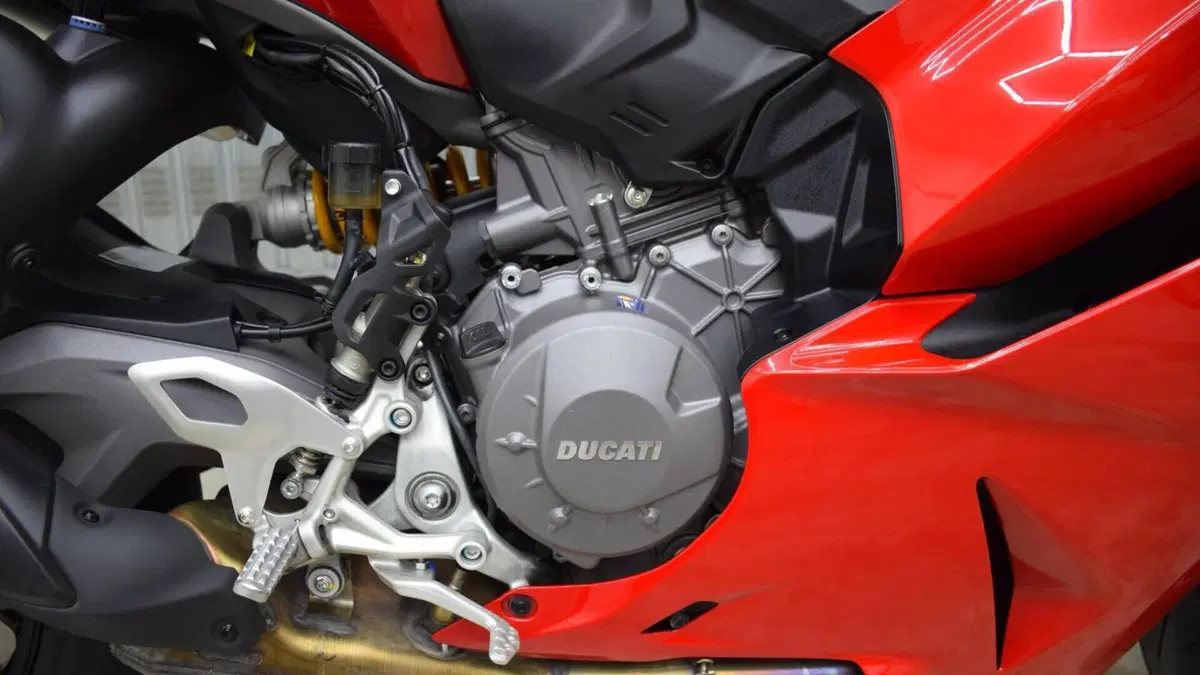 Ducati Panigale V2 S (2025 - 26)  (10)