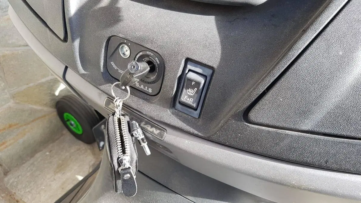 Suzuki Burgman AN 650 Executive ABS (2013 - 17)  (9)