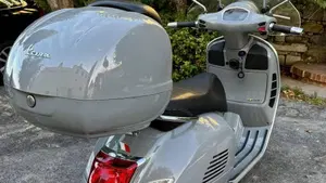 Vespa GTS 300 Hpe Super Tech (2019)  (3)
