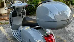 Vespa GTS 300 Hpe Super Tech (2019)  (4)