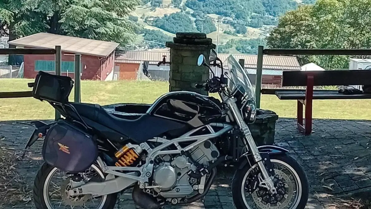 Moto Morini 1200 Sport  (2)