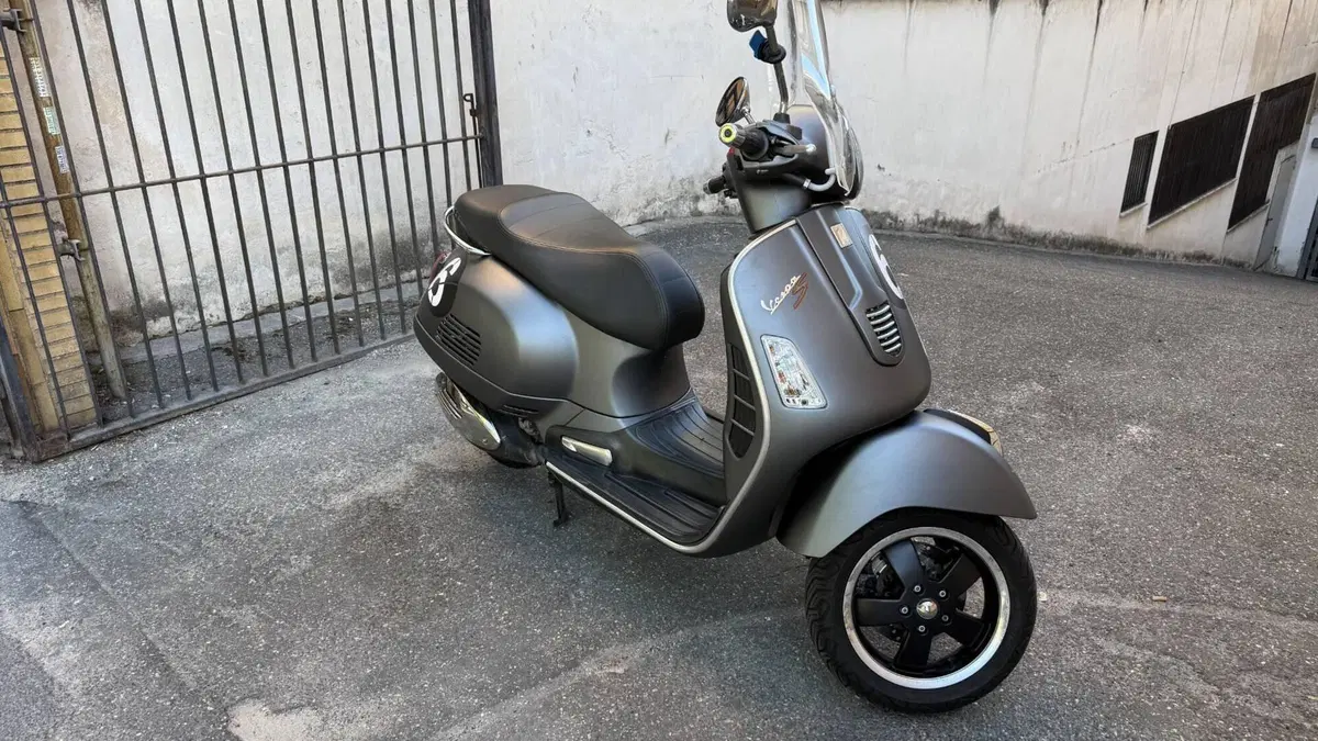 Vespa GTS 300 Super (2008 - 16)  (6)