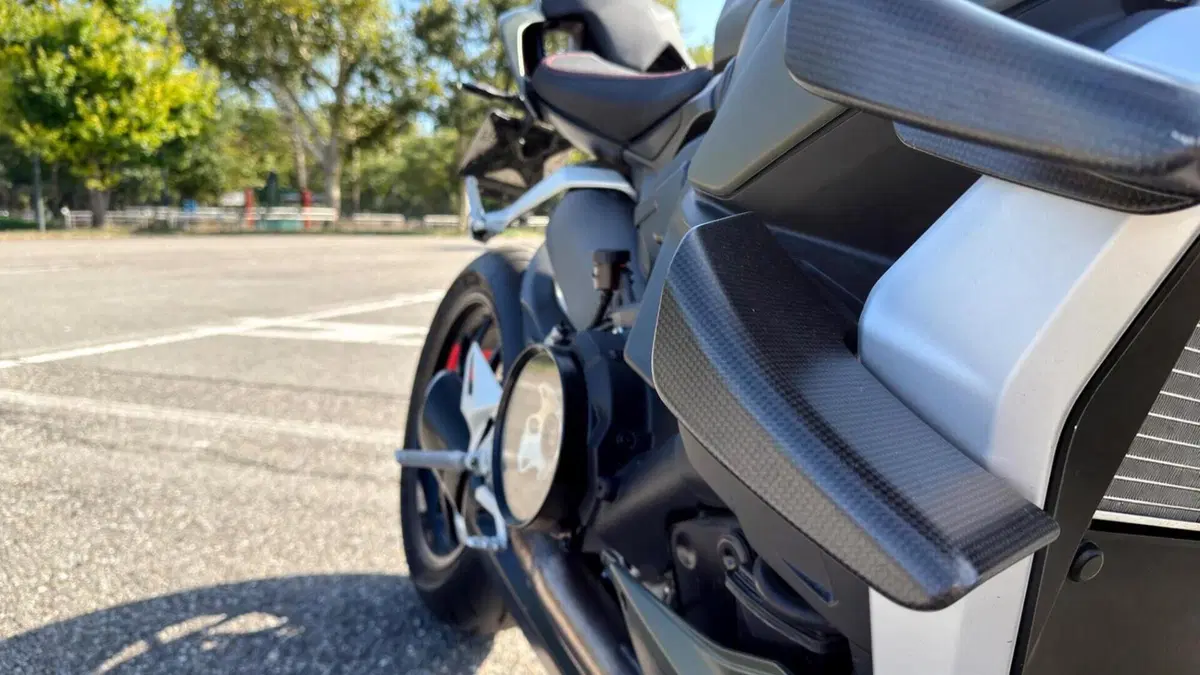 Ducati Streetfighter V2 (2022 - 24)  (7)