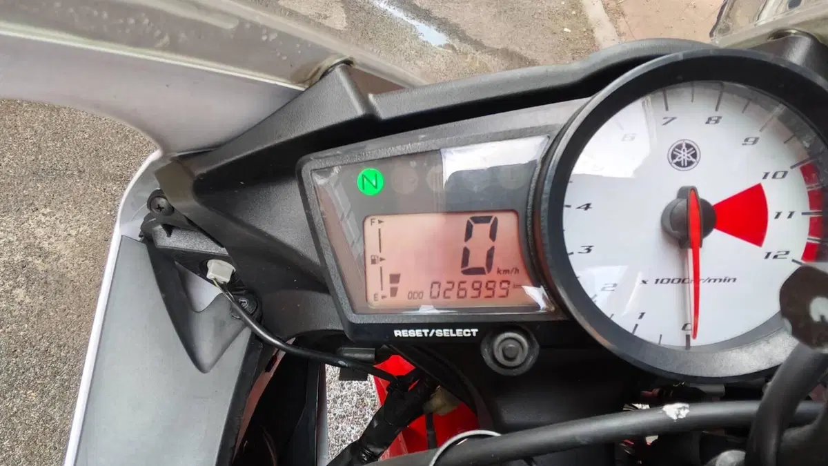 Yamaha YZF R125 (2008 - 13)  (3)
