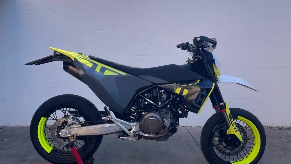 Husqvarna 701 Supermoto (2023 - 25) 