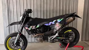 Husqvarna 701 Supermoto (2023 - 25)  (3)
