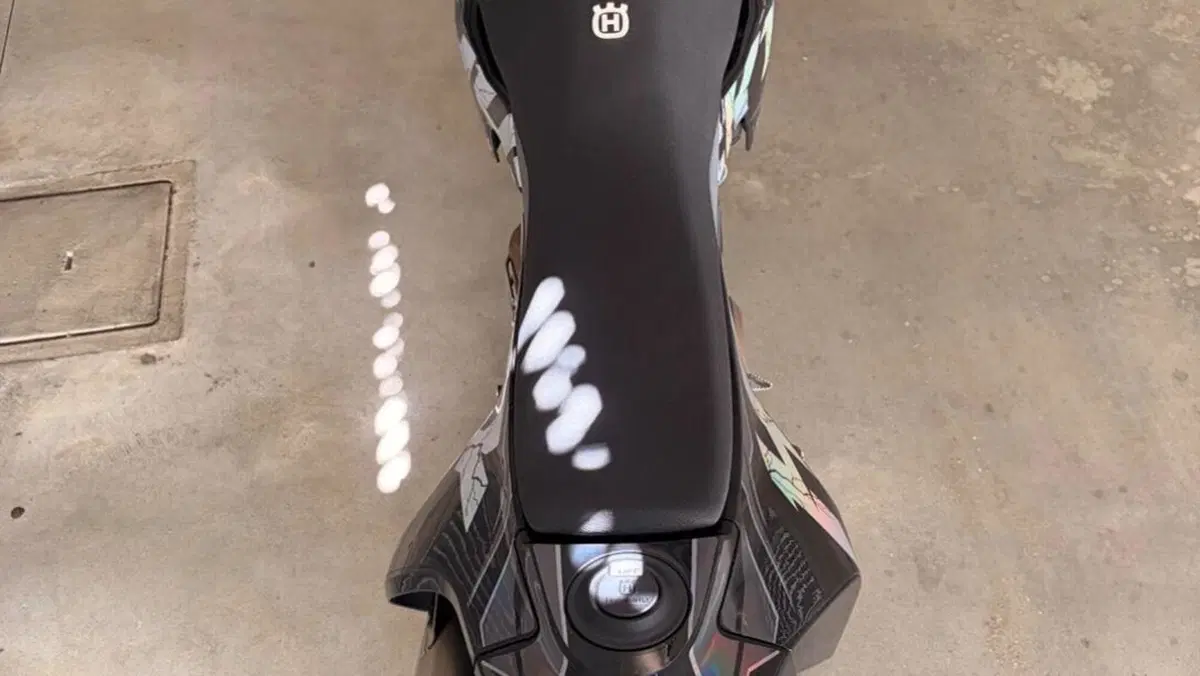 Husqvarna 701 Supermoto (2023 - 25)  (4)
