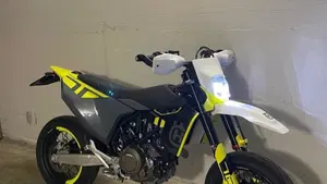 Husqvarna 701 Supermoto (2023 - 25)  (6)