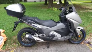 Honda Integra 750 DCT Sport (2017)  (5)