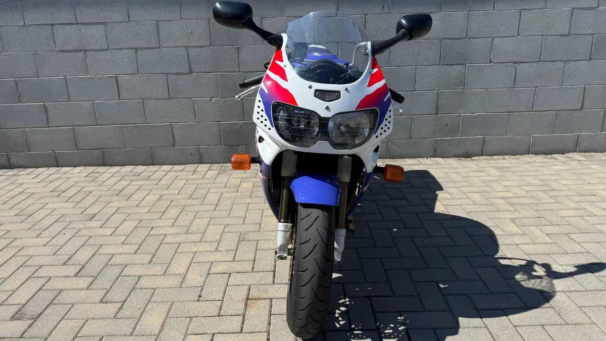 Honda CBR 900 RR (1994 - 95)  (2)
