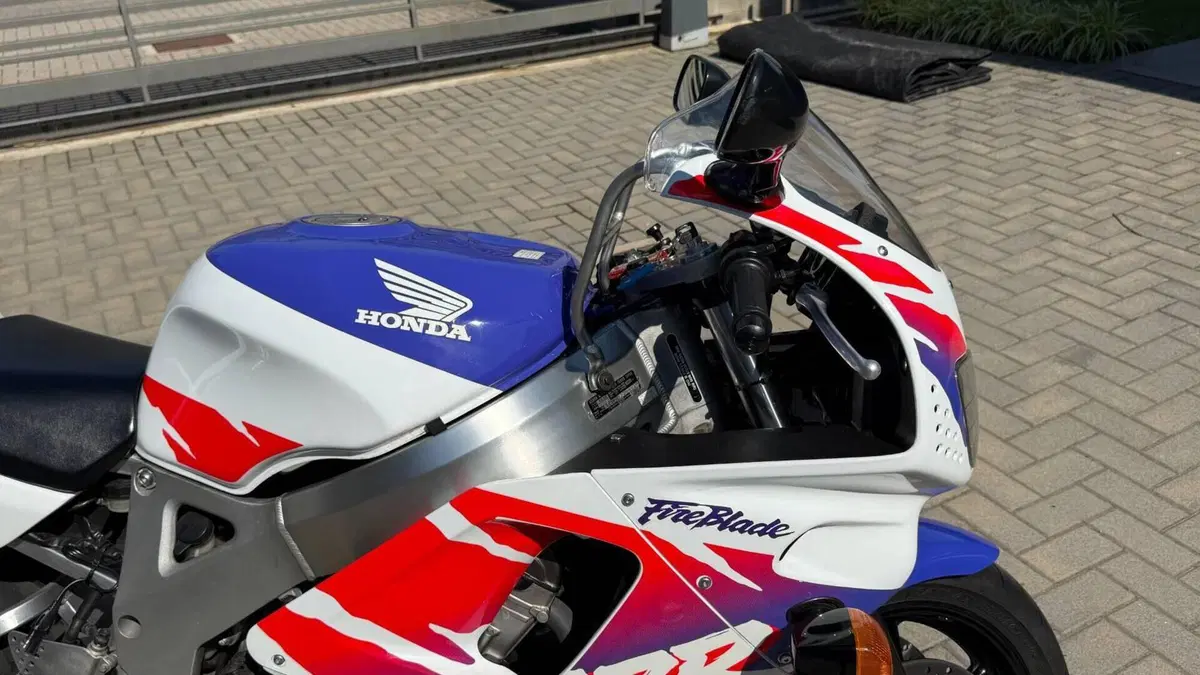 Honda CBR 900 RR (1994 - 95)  (4)