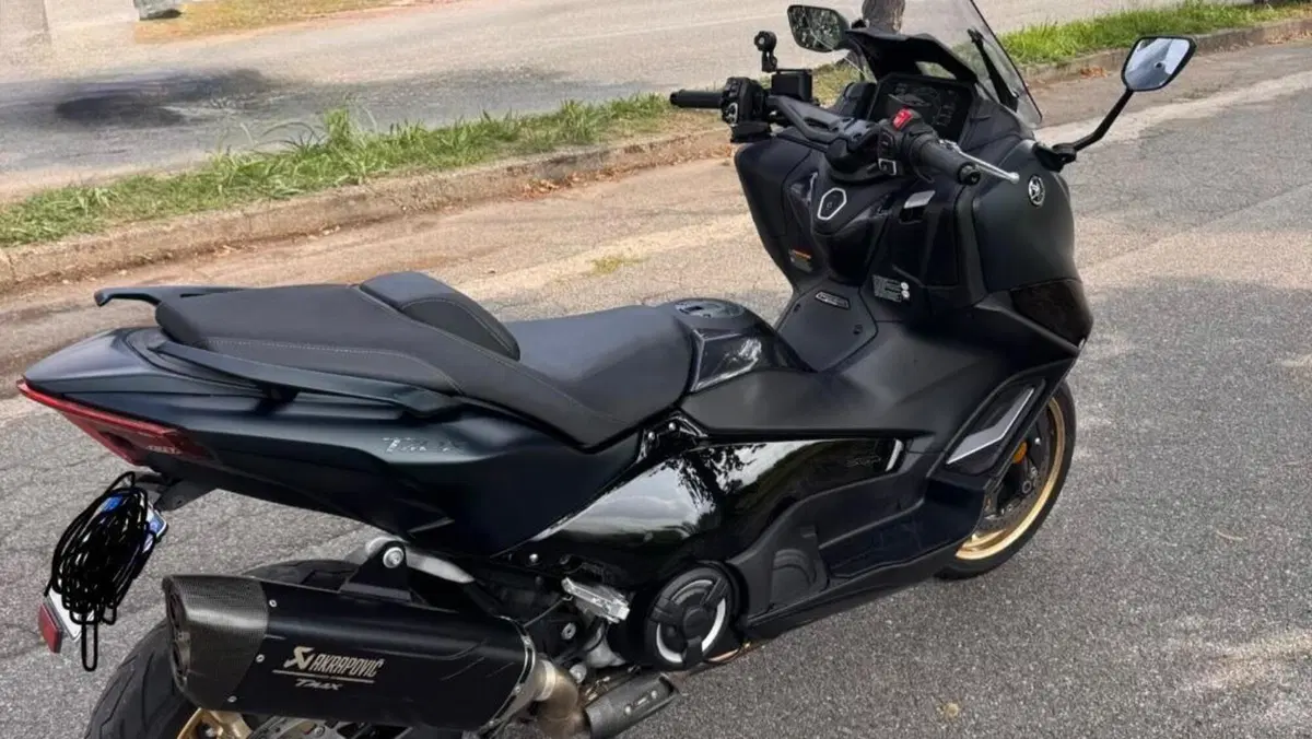 Yamaha T-Max 560 Tech Max (2022 - 24)  (2)