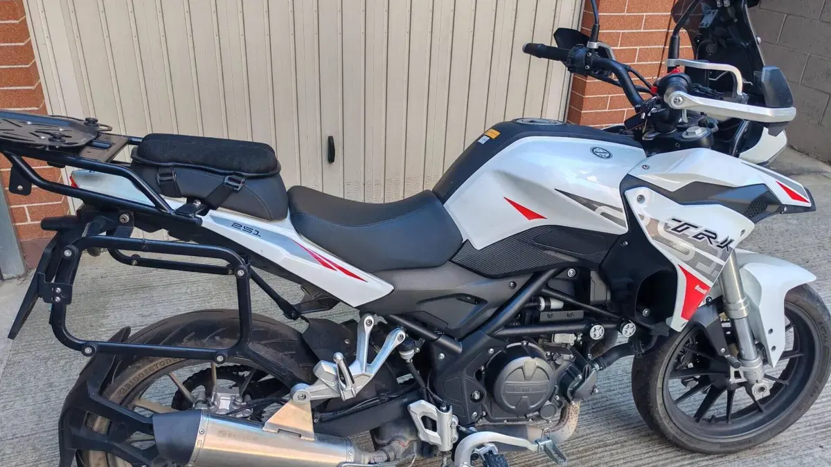Benelli TRK 251 (2022 - 25) 