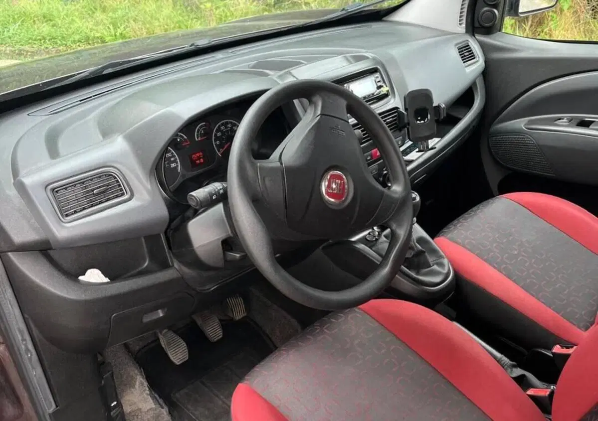 Fiat Doblò 1.6 MJT 16V 90CV Dynamic (8)