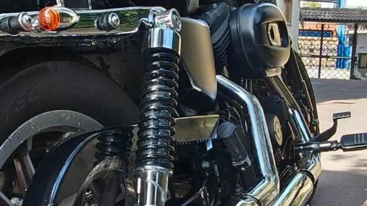 Harley-Davidson 883 R (2008 - 16) - XL 883R  (6)