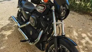 Harley-Davidson 883 R (2008 - 16) - XL 883R  (8)