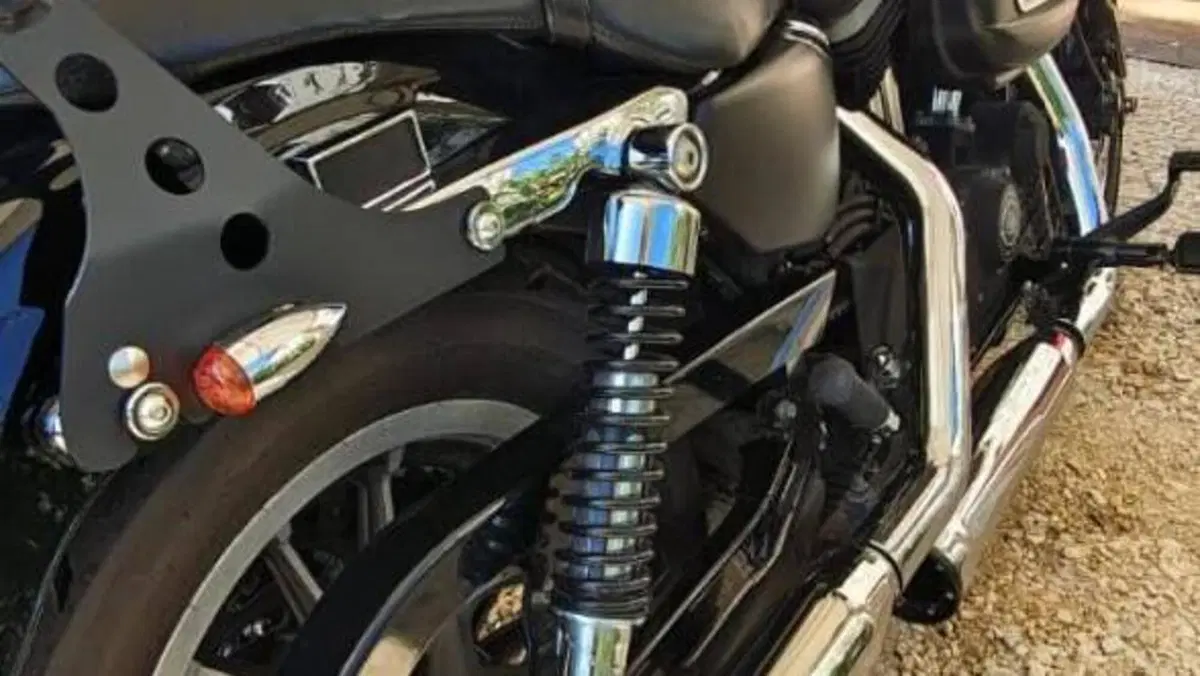 Harley-Davidson 883 R (2008 - 16) - XL 883R  (10)