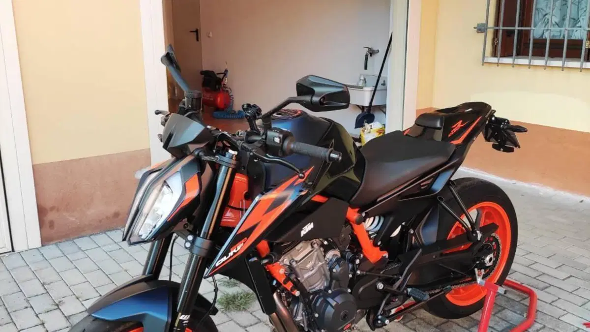 KTM 890 Duke R (2021 - 23)  (2)