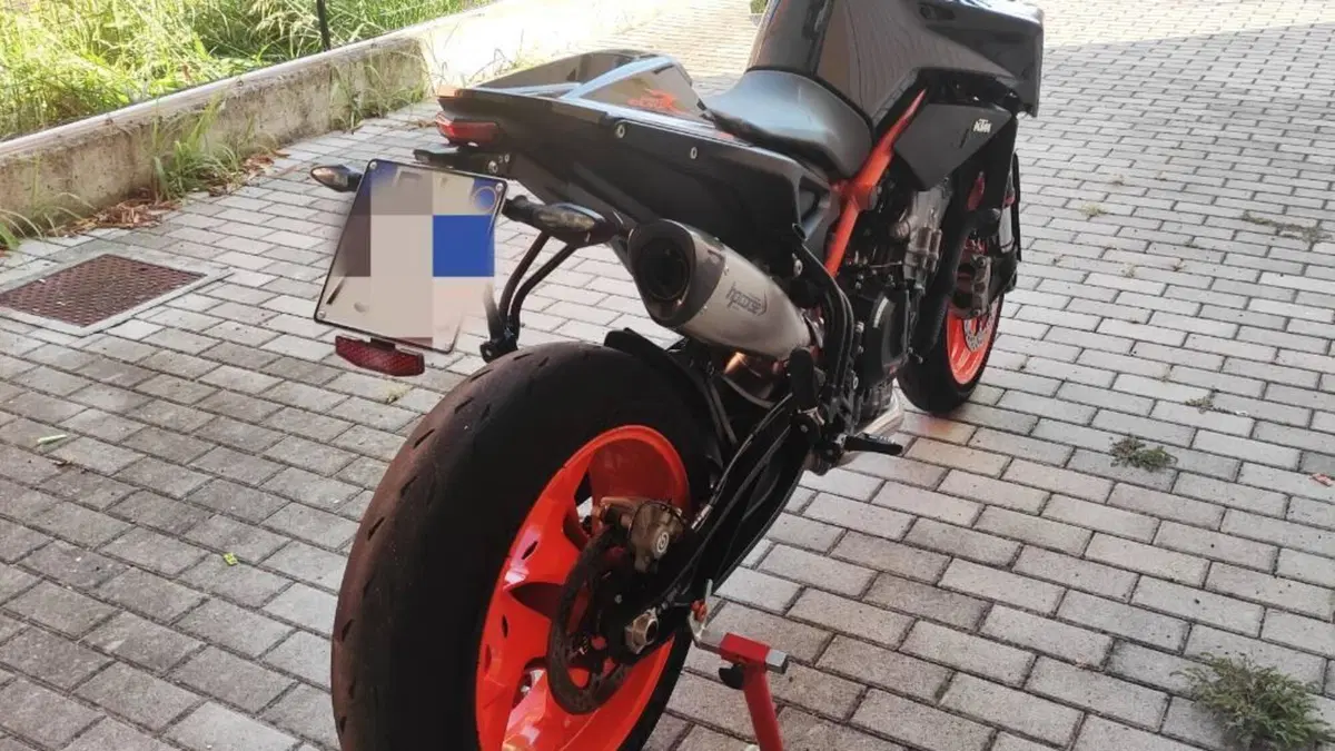 KTM 890 Duke R (2021 - 23)  (4)