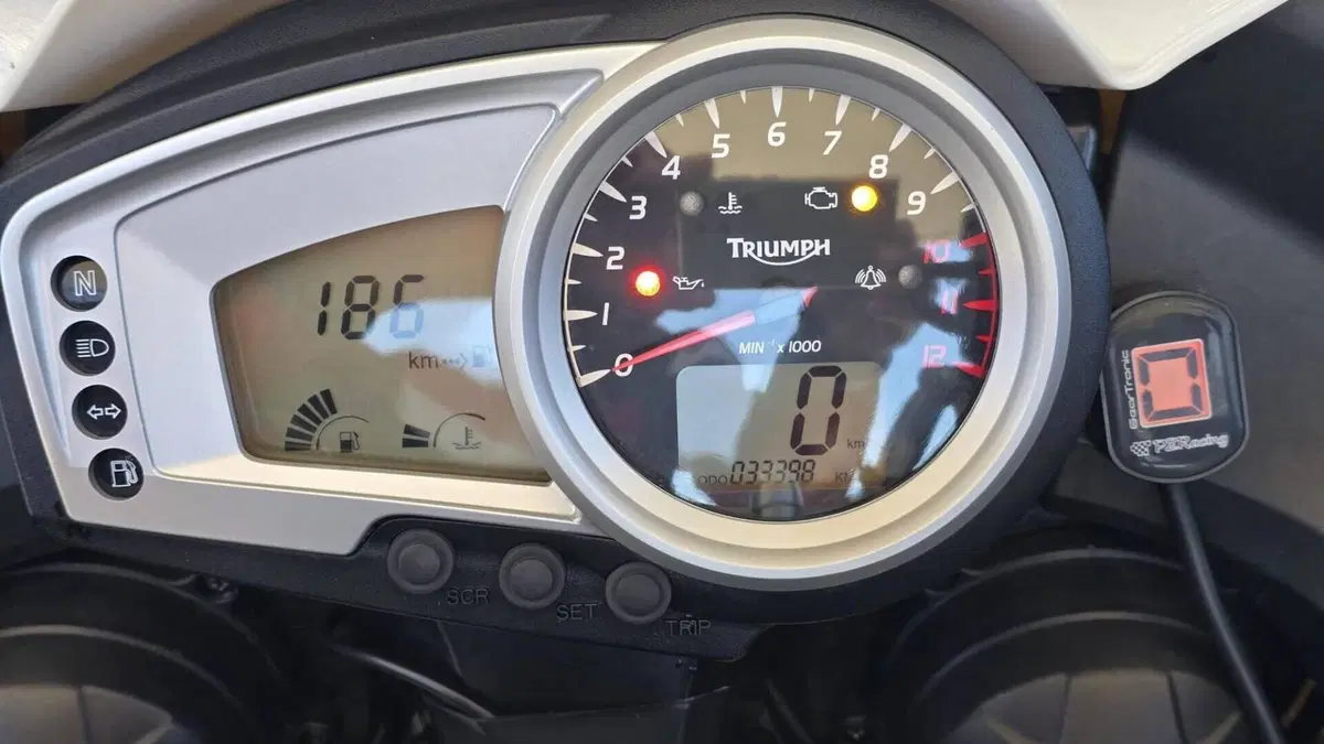 Triumph Tiger 1050 SE ABS (2006 - 13)  (4)