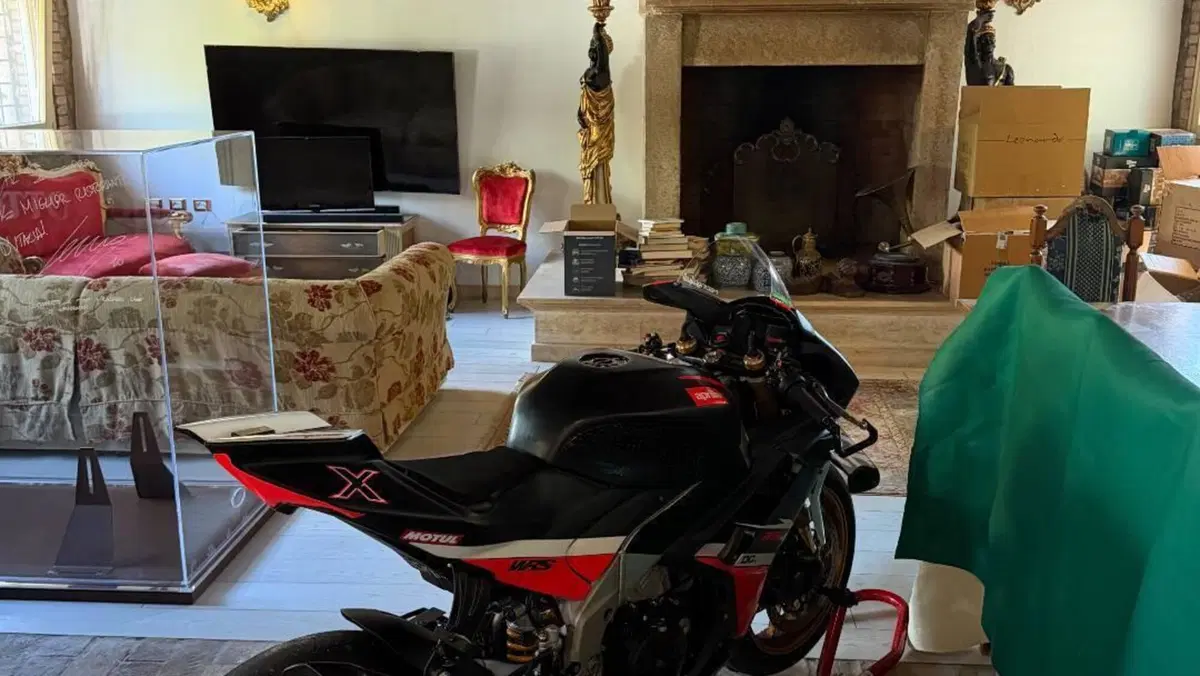 Aprilia RSV4 1100 Factory (2021 - 24) 