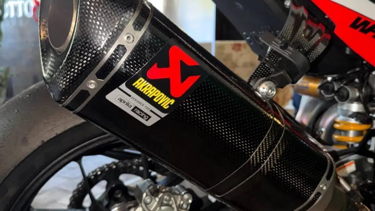 Aprilia RSV4 1100 Factory (2021 - 24)  (5)