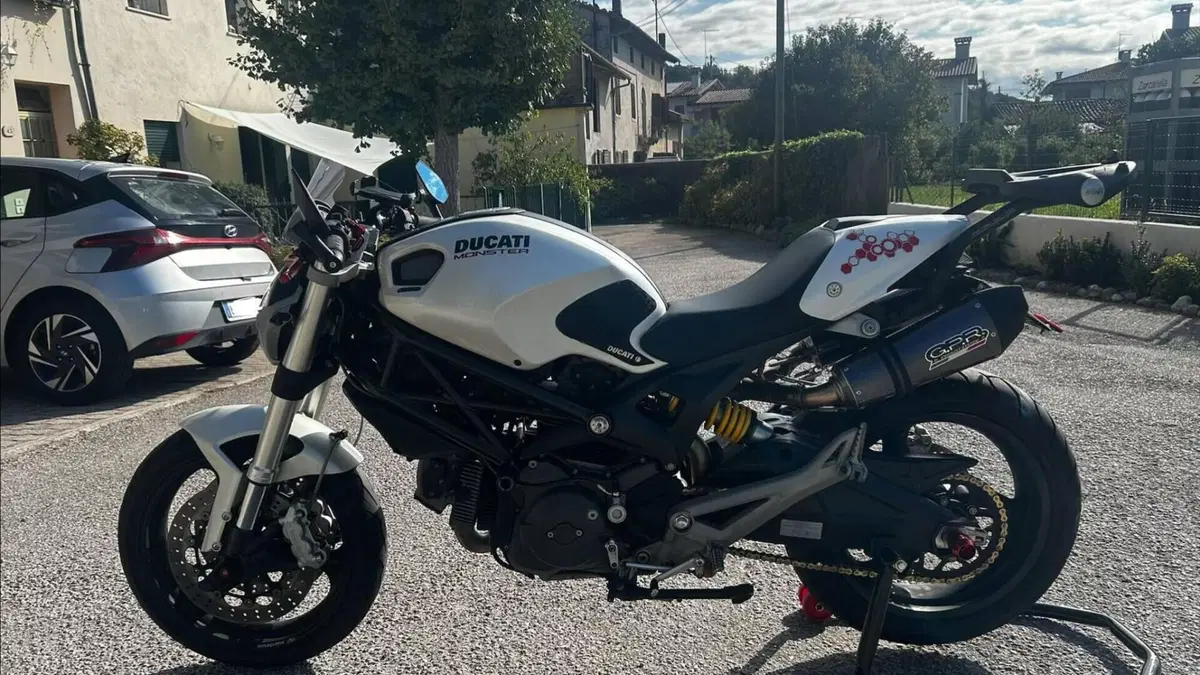 Ducati Monster 696 (2008 - 13)  (2)