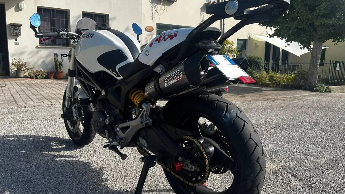 Ducati Monster 696 (2008 - 13)  (4)
