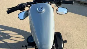 Harley-Davidson 883 Iron (2009 - 11) - XL 883N  (4)