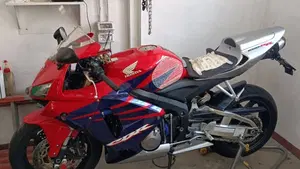 Honda CBR 600 RR (2005 - 06)  (3)