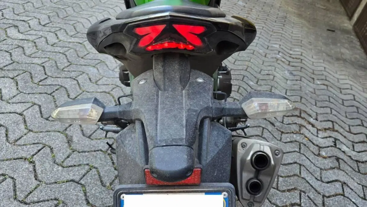 Kawasaki Z 800 (2012 - 13)  (2)