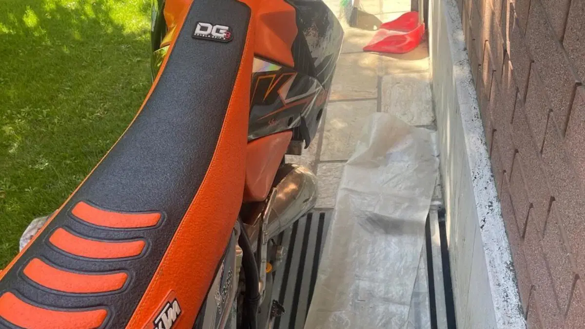 KTM 125 EXC (2005)  (2)