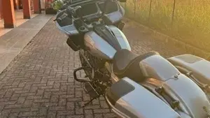 Harley-Davidson CVO Road Glide (2023)  (4)