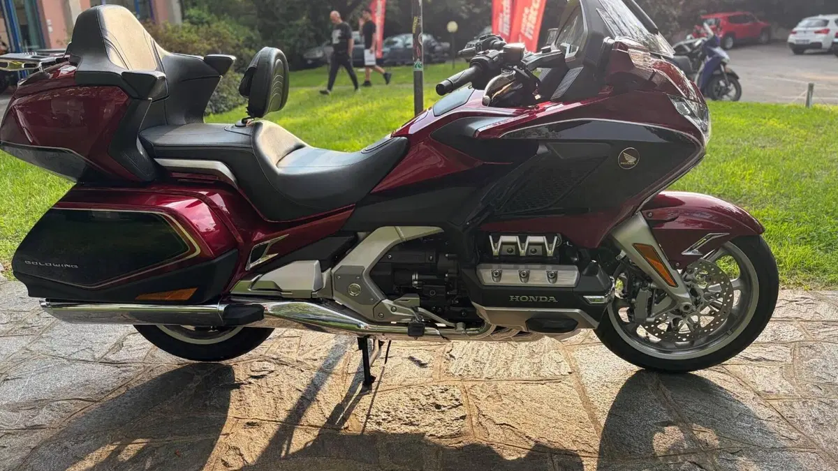 Honda GL 1800 Gold Wing Tour DTC (2018 - 20)  (5)