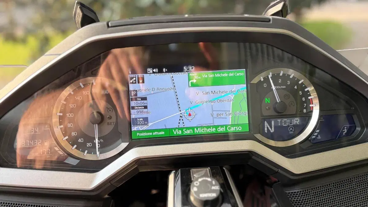 Honda GL 1800 Gold Wing Tour DTC (2018 - 20)  (6)