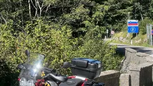 Moto Guzzi V85 TT Evocative Graphics (2019 - 20) 
