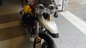Moto Guzzi V85 TT Evocative Graphics (2019 - 20)  (4)