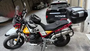 Moto Guzzi V85 TT Evocative Graphics (2019 - 20)  (5)